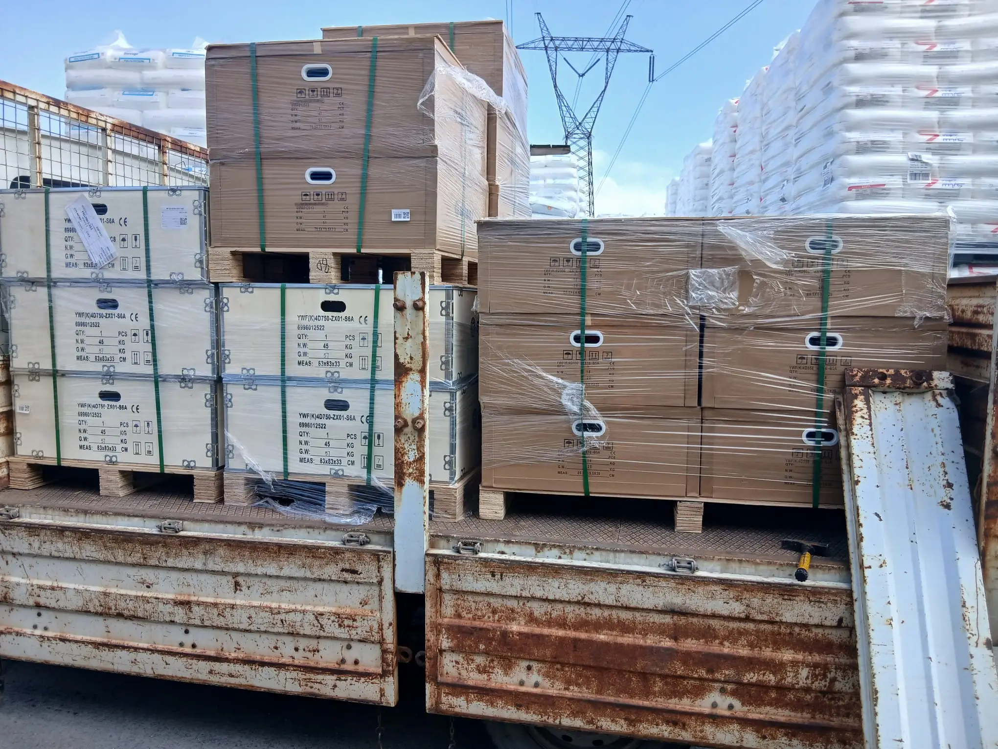 Parça eşya taşımacılığında etiketli paletler